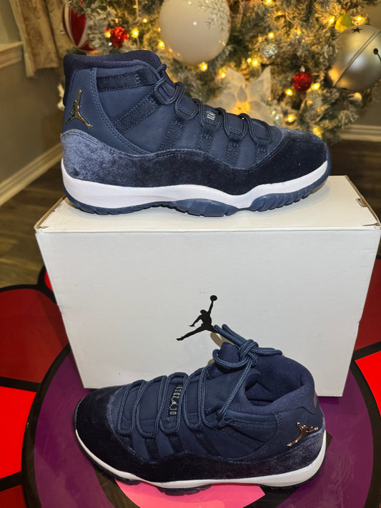 Jordan 11 Midnight Navy (women’s)