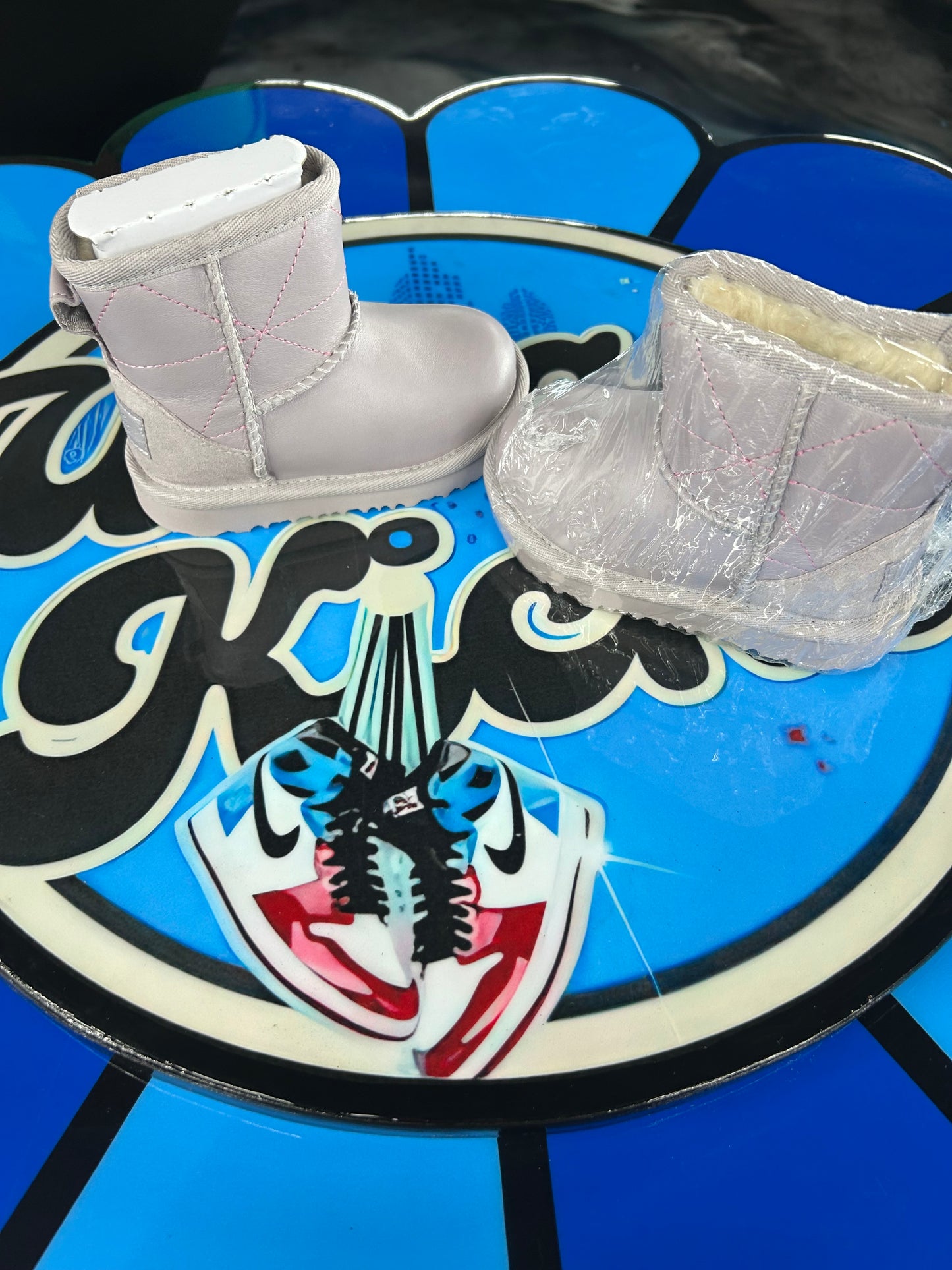 Kids Ugg Boots (Light Pink)