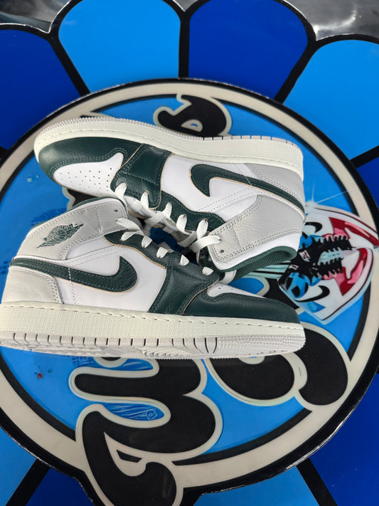 Jordan 1s (Oxidized Green)