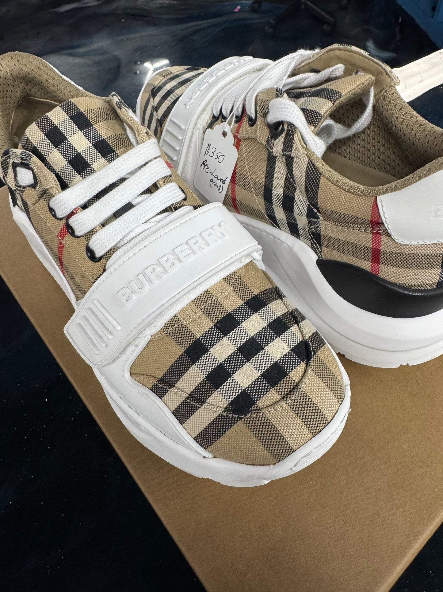 Burberry Sneakers (Preowned)